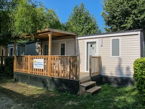 Ciel, Plante, Bâtiment, Propriété, Fenêtre, Jour, Bois, Maison, Arbre