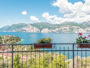 L'Eau, Nuage, Ciel, Fleur, Plante, Montagne, Jour, Propriété, Bleu Azur, La Nature