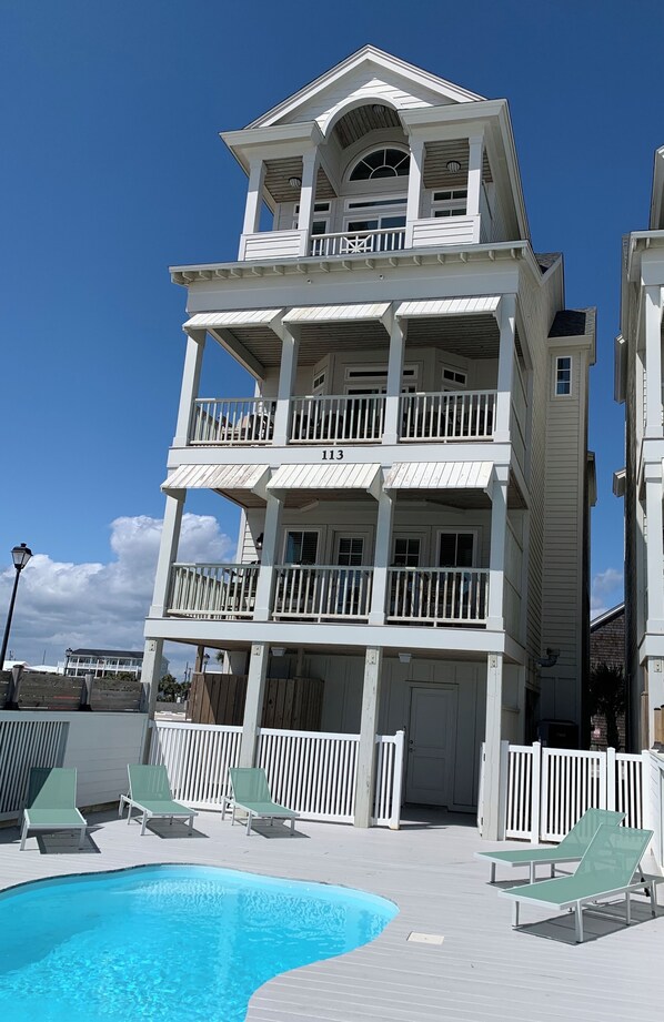 Multiple Balconies facing the ocean