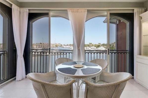 Lanai for dining with Marina views