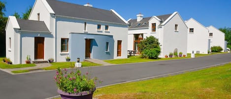 Achill Cottages Outside