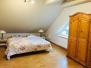 Schlafzimmer 1 oben 