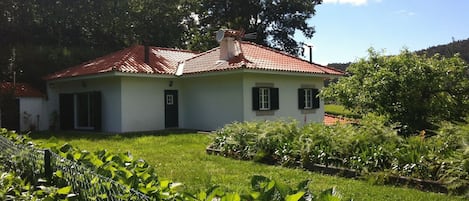 Casa Laranjal exterior