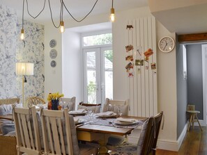 Well presented dining area | Tyn Y Ffrith, Llandudno