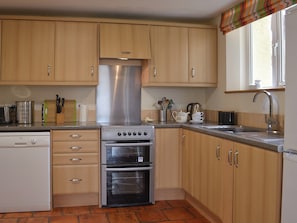 Kitchen | Orchard Cottage - Orchard Farm, Bideford