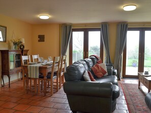 Living room with dining area | Orchard Cottage - Orchard Farm, Bideford
