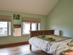 Doubl;e bedroom | Gardener’s Cottage - Orchard Farm, Bideford