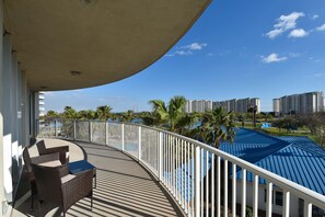 Palms 2417 - Balcony (2)