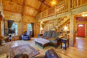 High vaulted ceiling-spacious.