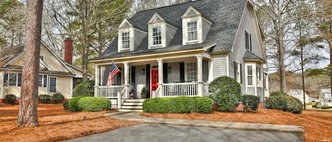 Beautiful 2-story cottage with onsite parking for two vehicles