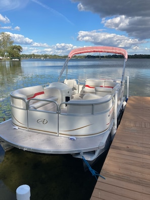 Cottage includes Pontoon