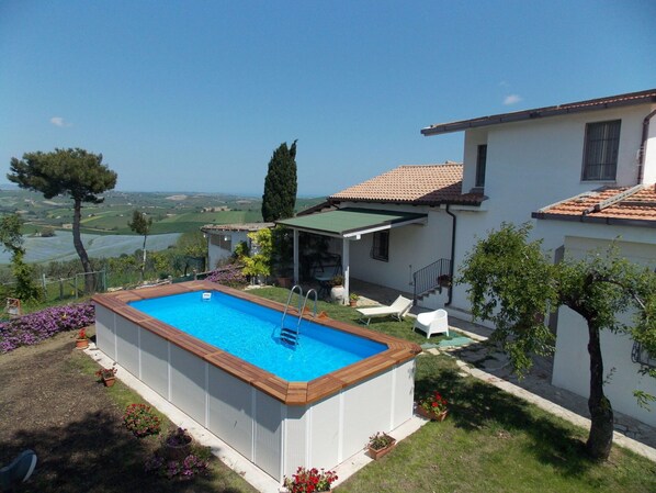 Plante, Bâtiment, Propriété, L'Eau, Ciel, Piscine, Fenêtre, Bleu Azur, Arbre, Maison