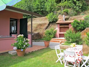 Propriété, Cour, Arrière-Cour, Maison, Bâtiment, Jardin, Immobilier, Domicile, Patio, Chalet
