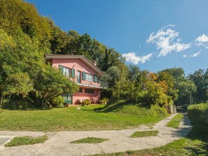 Ciel, Plante, Nuage, Bâtiment, Paysage Naturel, Fenêtre, Arbre, Lot Terre, Maison, Montagnes