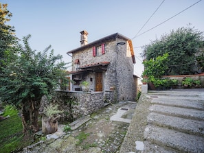 Plant, Sky, Building, Window, Tree, Vegetation, Land Lot, Landscape, Stairs, Cottage