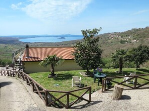 Eigentum, Himmel, Tourismus, Ländliches Gebiet, Grundeigentum, Urlaub, Landschaft, Baum, Berg, Haus