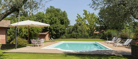 Planta, Agua, Propiedad, Cielo, Piscina, Árbol, Sombra, Hierba, El Terreno Del Lote, Ocio