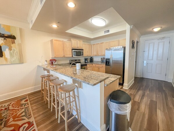 Kitchen Bar 