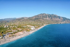 Kalamata sandy beach 10 min away!