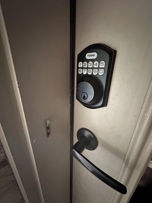 Unclassified image, 4 of 22, button