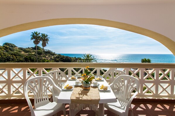 Sea View and Aveiros Beach