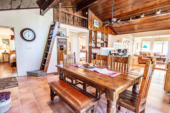 Gorgeous Upstairs