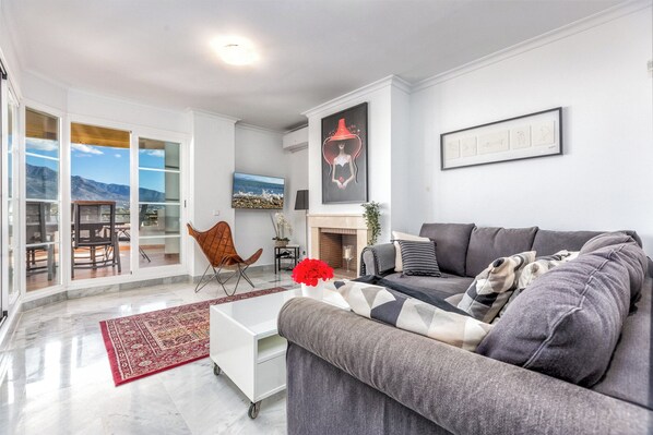 Señorio de aloha 3 bedroom duplex within walking distance to Puerto Banus 