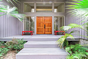 3 Twin Pines Ct - 5 Bedroom Sea Pines Home