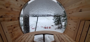 Enjoy a new barrel sauna with full panoramic window in May 2022