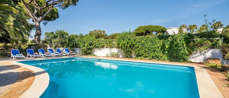 Villa Quadradinhos 38Q | 4 Bedrooms | Private Pool | Short Walk To The Beach And Praca | Vale Do Lobo By Villamore