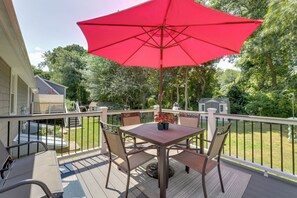 Deck | Outdoor Dining Area
