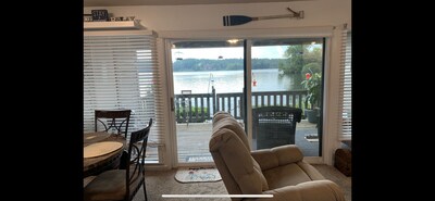 Peaceful, quiet, and cozy,--all in a newly remodeled condo on the lake