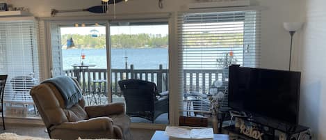 Living room w/gorgeous lake view