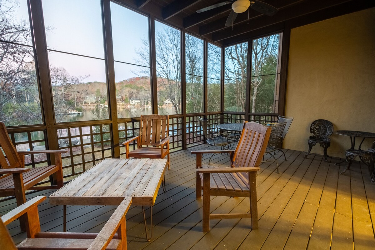 Beautiful Lakefront Home on Lake Arrowhead//2 full kitchens, 2 primary bedrooms