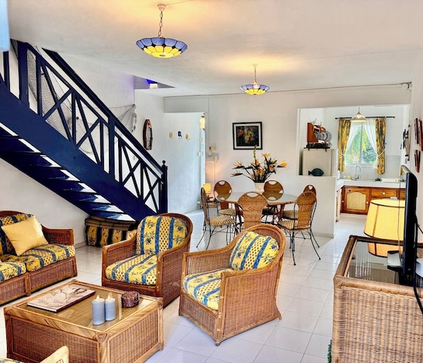 Spacious air-conditioned living/dining room with kitchenette - new air-con unit