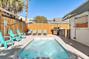 Welcome to Zula Breeze Destin! 4min Walk to Private beach access, Pool/Hot Tub