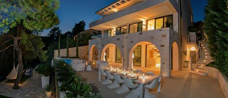 Villa Acona Selca | Film Star looks in a Glamorous Setting with amazing facilities | Brac