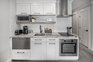 Beautiful kitchen area!