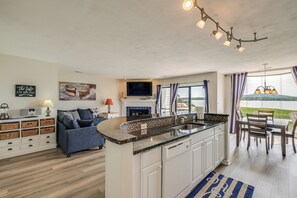 Interior | Open Floor Plan | Free WiFi | Single-Story Condo