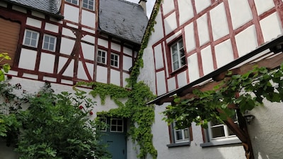 Charming half-timbered house (1597) in the historic center of Pünderich