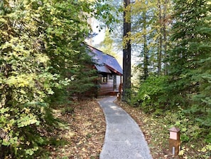 Glacier Ridge Cabin