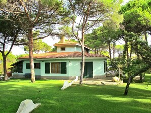 House, Property, Home, Building, Real Estate, Architecture, Estate, Tree, Grass, Cottage