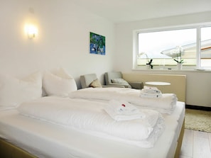 Schlafzimmer, Bett, Möbel, Zimmer, Eigentum, Matratze, Bettdecke, Bettrahmen, Bedding, Interior Design