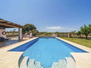 Himmel, Blau, Schwimmbad, Estate, Schatten, Water Feature, Resort, Landscaping, Design, Hazienda