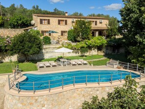 Plant, Water, Building, Property, Sky, Tree, Outdoor Furniture, Swimming Pool, Cloud, Window