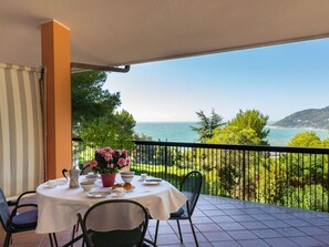 Eigentum, Grundeigentum, Haus, Gebäude, Zimmer, Restaurant, Interior Design, Tabelle, Urlaub, Balkon