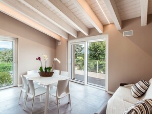Property, Room, Ceiling, Interior Design, Building, Furniture, House, Real Estate, Living Room, Floor