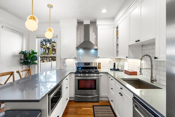Full Kitchen
