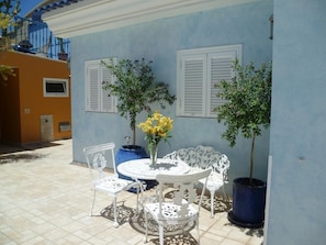 Terrace. Picture 16