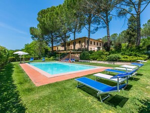 Plant, Building, Sky, Property, Tree, Swimming Pool, Azure, House, Shade, Water